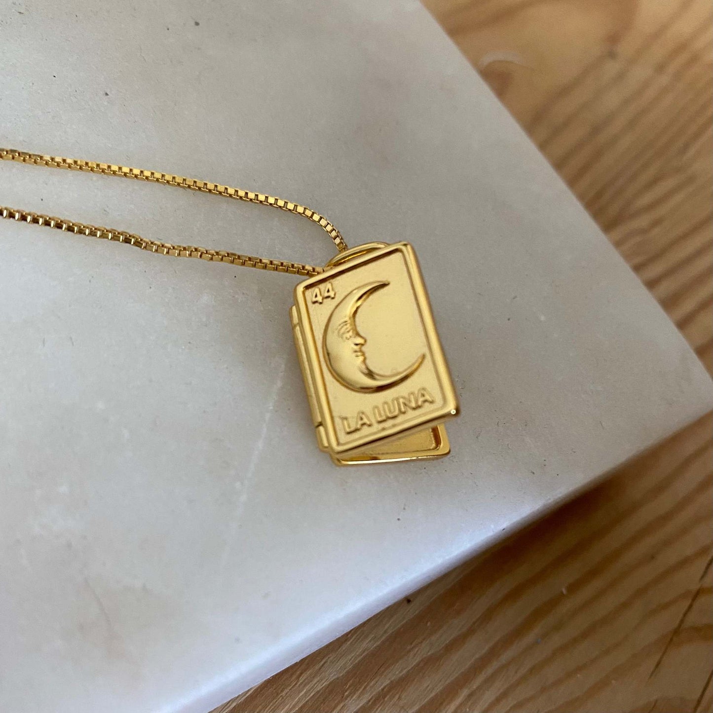 Love Photo Album Opening And Closing Photo Frame Necklace unclo