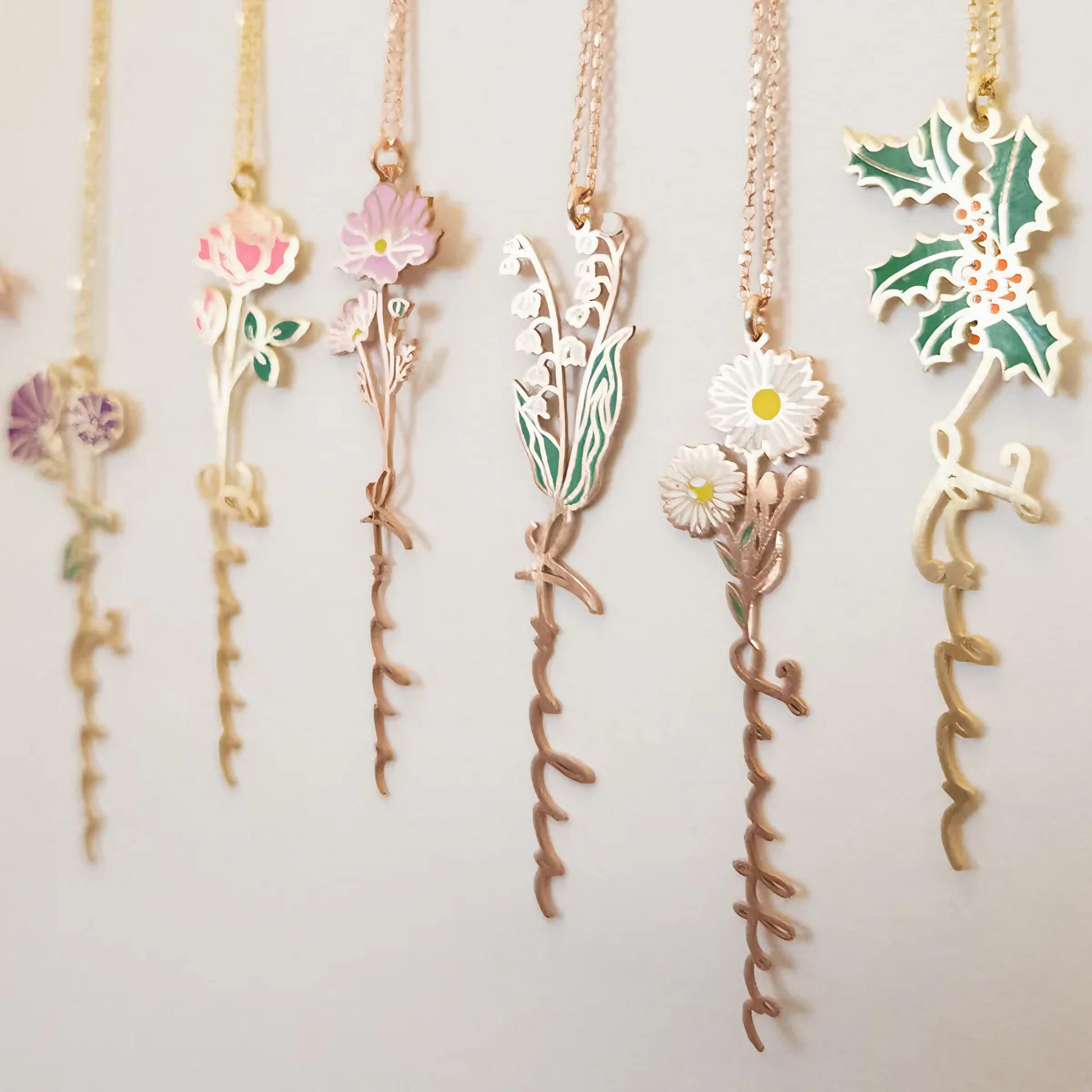 Personalized Floral Name Plate Necklace Jewelry. unclo