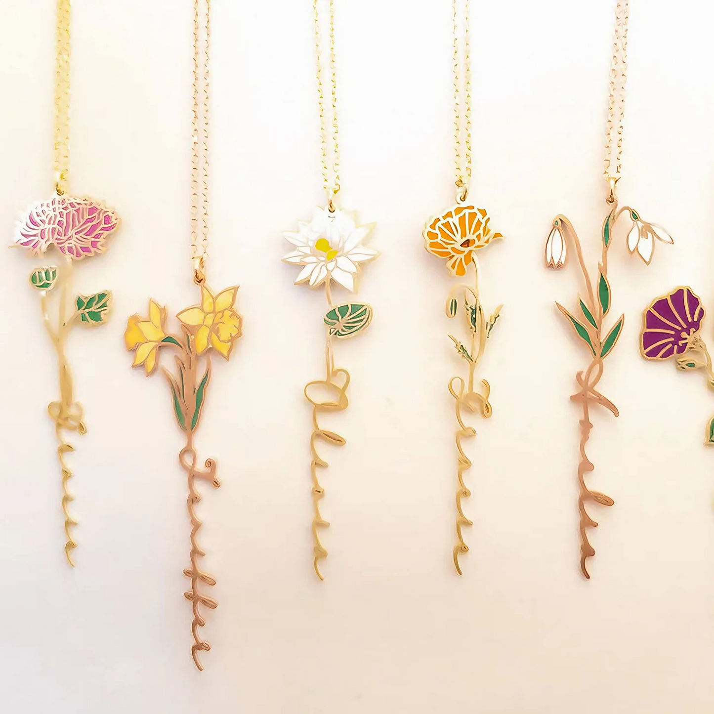 Personalized Floral Name Plate Necklace Jewelry. unclo